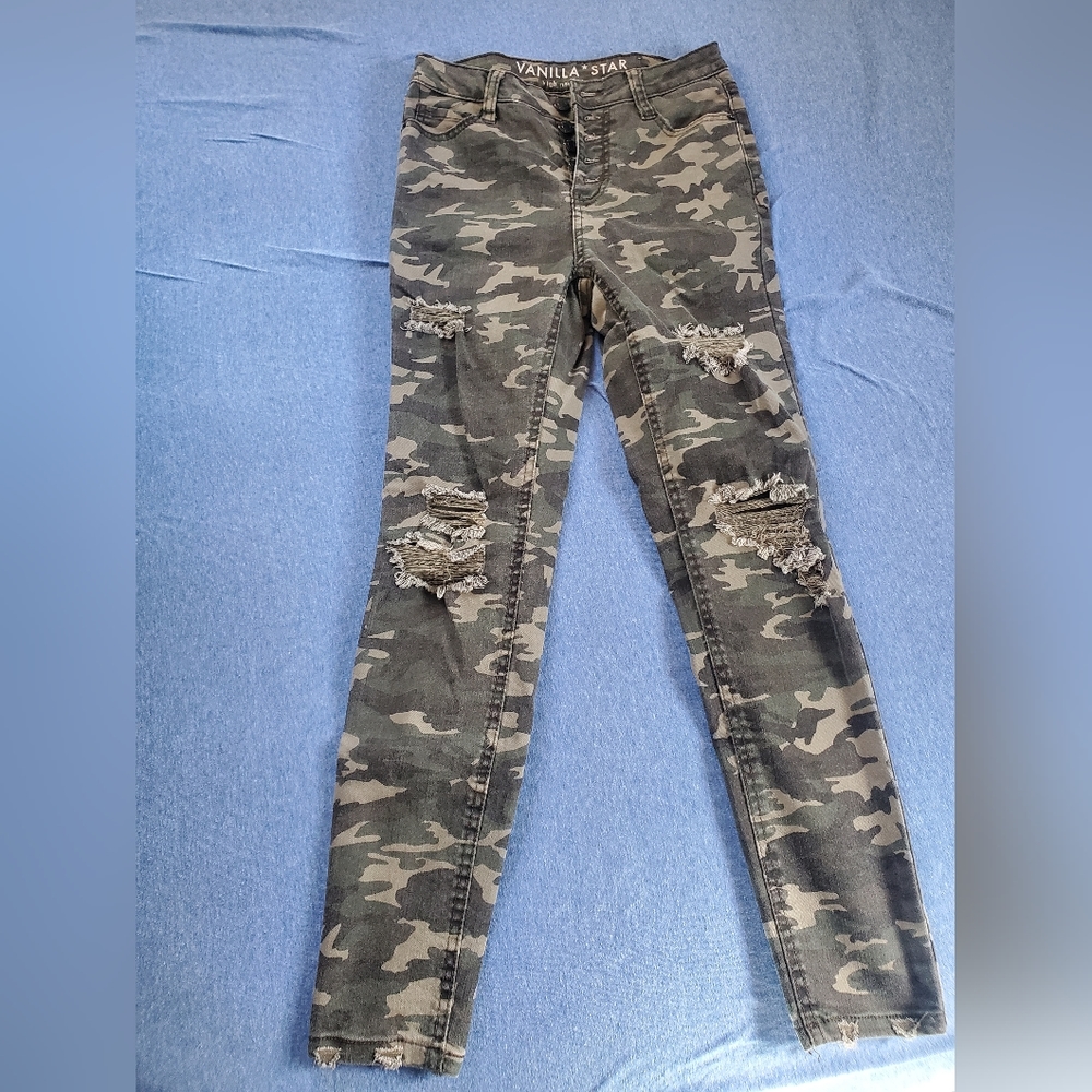 Vanilla Star distressed camo high rise skinny jeans.
